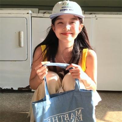 不信神的女子 海报