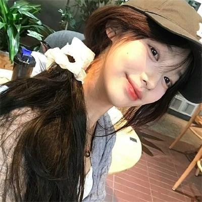 都是她的错 海报